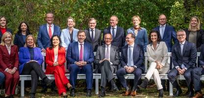 Friedrich Merz und seine Minister in der Villa Borsig: Super Stimmung. Nee, wirklich, alles ganz toll