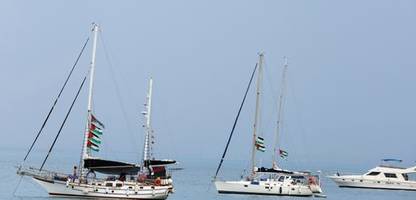 »global sumud flotilla«: aktivisten berichten von vorstößen der israelischen marine
