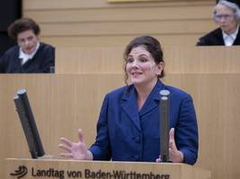 theater: das grauen des holocaust im plenarsaal