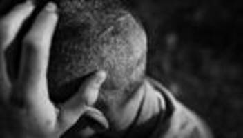 Radikalisierung bei Jugendlichen: Driftet Ihr Kind in rechtsextreme Kreise ab?