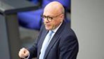 Staatsbürgerschaft: CDU-Politiker will Doppelstaatlern für Terror Pass entziehen
