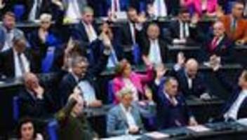 union und afd: ard-deutschlandtrend sieht afd und union gleichauf