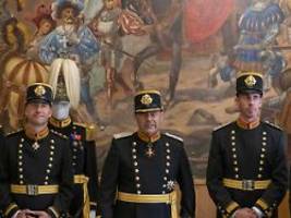 Papst-Armee trägt Schwarz-Gold: Schweizer Garde bekommt neue Gala-Uniform