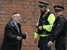 Großbritannien: Tödlicher Angriff vor Synagoge
