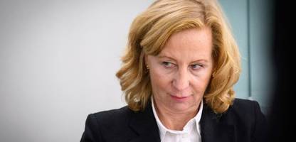 patricia schlesinger: richterin im rbb-prozess wegen befangenheit ausgeschlossen