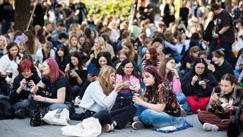 Pudding gabeln: Kurioser Social-Media-Trend erobert Innenstädte