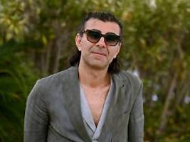 Bei Eiseskälte ins Wasser: Fatih Akin rettete Rentner-Ehepaar vorm Ertrinken
