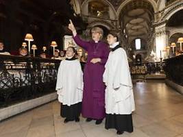 Erzbischöfin Sarah Mullally: Anglikanische Kirche wählt erstmals Frau an die Spitze