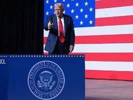 Hohe Fördergelder winken: Trump will Unis belohnen, die Zahl der ausländischen Studenten begrenzen