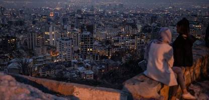 iran: präsident masoud pezeshkian drängt auf verlegung von hauptstadt teheran