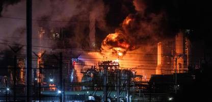 Los Angeles: Großbrand in Chevron-Raffinerie