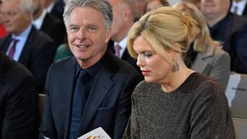 klöckner und pilawa zeigen sich erstmals als paar – neben merz