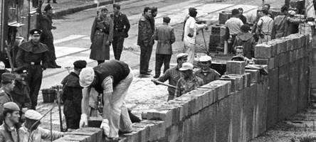 Als in Berlin der Mauerbau beginnt, muss er sich entscheiden: Familie oder Freiheit?