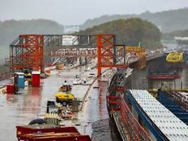 Seit vier Jahren gesperrt: Rahmede-Brücke soll früher als geplant befahrbar sein