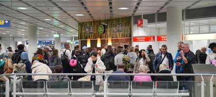 Nach weiteren Drohnensichtungen: Flugbetrieb in München wieder aufgenommen