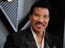 Die Welt braucht eine Umarmung: Lionel Richie schreibt in Memoiren über seine Ängste
