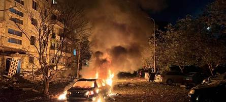 Tote und Verletzte nach Hunderten Angriffen