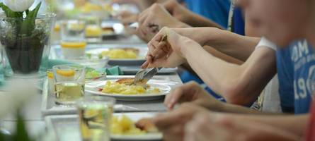 So viele Kinder wie noch nie erhalten Essen in der Schule