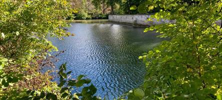 Goldener Oktober an der Kahnfahrt in Augsburg: Bootsbetrieb ruht