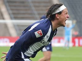 bundesliga-viererpack: ein halber zeh im abseits