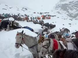 Rettungsaktion: Tödlicher Sturm am Mount Everest