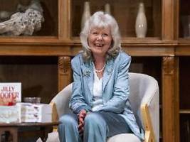 Camilla trauert um Freundin: Bestseller-Autorin Jilly Cooper stirbt nach Sturz