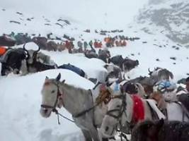 Hunderte Menschen eingeschlossen: Wanderer am Mount Everest an Unterkühlung gestorben