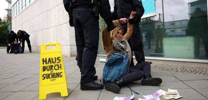 cdu – »neue generation«: protestaktion an parteizentrale in berlin von polizei gestoppt