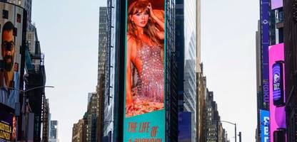 Taylor Swift: Designerin Kelsey Randall spricht über »Showgirl«-Outfits