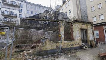 Leer stehende Gebäude in der Schanze – Hinterhof wird Lost Place