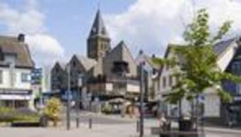 Nordrhein-Westfalen: Bürgermeisterin von Herdecke durch Messerstiche schwer verletzt