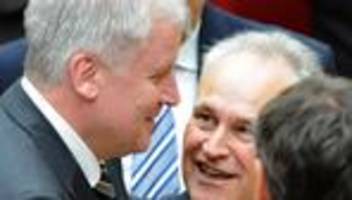 parteipolitik: seehofer und huber kritisieren grüne brandmauer