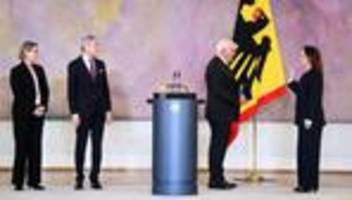 bundesverfassungsgericht: steinmeier vereidigt neue verfassungsrichter