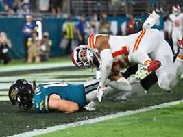 Dramatische Pleite für Chiefs: Quarterback Lawrence rennt panisch zum Sieg-Touchdown