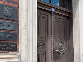 heute 22-jährige versklavt: mann muss wegen vergewaltigung seiner stieftöchter in haft