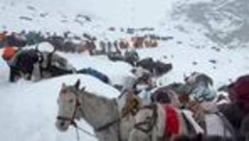 Schneesturm: Behörden: Alle Wanderer am Mount Everest gerettet