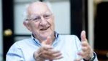 Physiknobelpreis: Nobelpreisträger kritisiert US-Regierung für Kürzungen bei Forschung