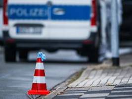Kinder an Jugendamt übergeben: Herdecker Bürgermeisterin von Tochter niedergestochen - Opfer außer Lebensgefahr