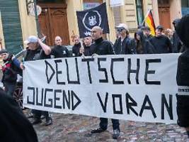 Neue rechte Gruppen als Treiber: Zahl rechtsextremer Teenager in Deutschland verdoppelt