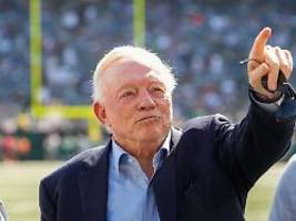Ärger um schillernden Milliardär: Jerry Jones verwechselt seine Finger und muss 250.000 Euro zahlen