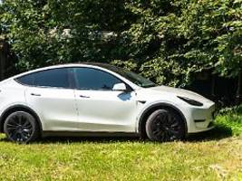 Zweifel an der Börse: Tesla bietet abgespeckte Modelle günstiger an