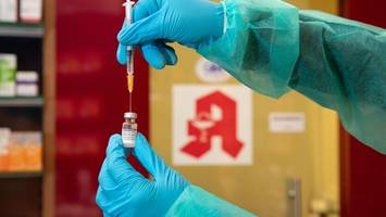 berlin und brandenburgs apotheken laden zur langen nacht des impfens