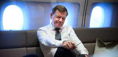 Johann Wadephul in Belfast: Außenminister muss auf Landebahn aus Flugzeug aussteigen