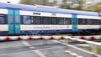 sylt-reisende müssen auf busse umsteigen – morgens und abends