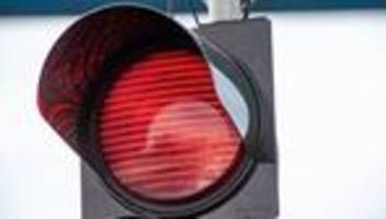 Frankfurt-Bockenheim: Zusammenstoß an Kreuzung - Autofahrer stirbt