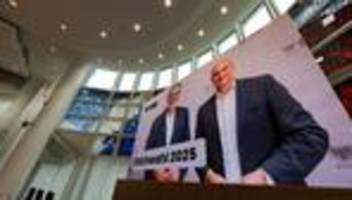 Streit mit Kommunalaufsicht: Rat der Stadt Dortmund bleibt bei Brandmauer-Erklärung