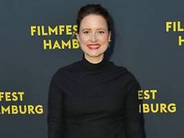 bekannt aus großstadtrevier: schauspielerin wanda perdelwitz nach radunfall verstorben