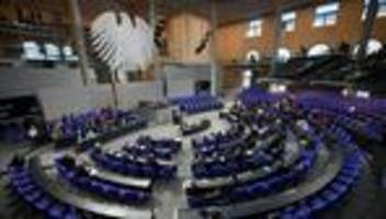 Bundestag: Früherer SPD-Bundestagsabgeordneter wegen Betrugs angeklagt