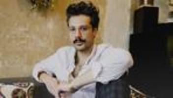 Hundesohn von Ozan Zakariya Keskinkılıç: Nie lagen Beten und Ejakulieren so nah beieinander