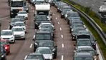 verkehr: adac: volle straßen zum herbstferien-start in sachsen-anhalt